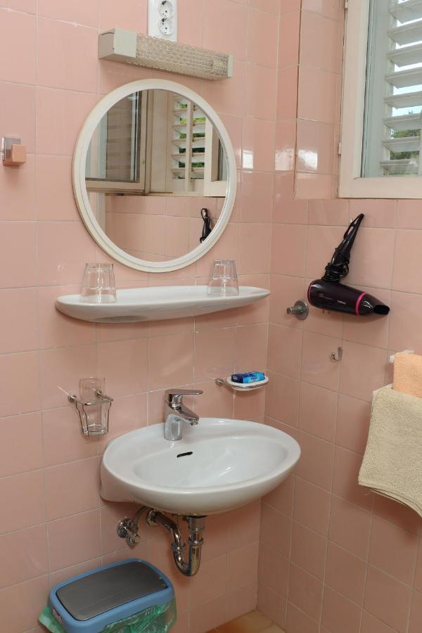 Apartment For One Person Kukljica Luaran gambar