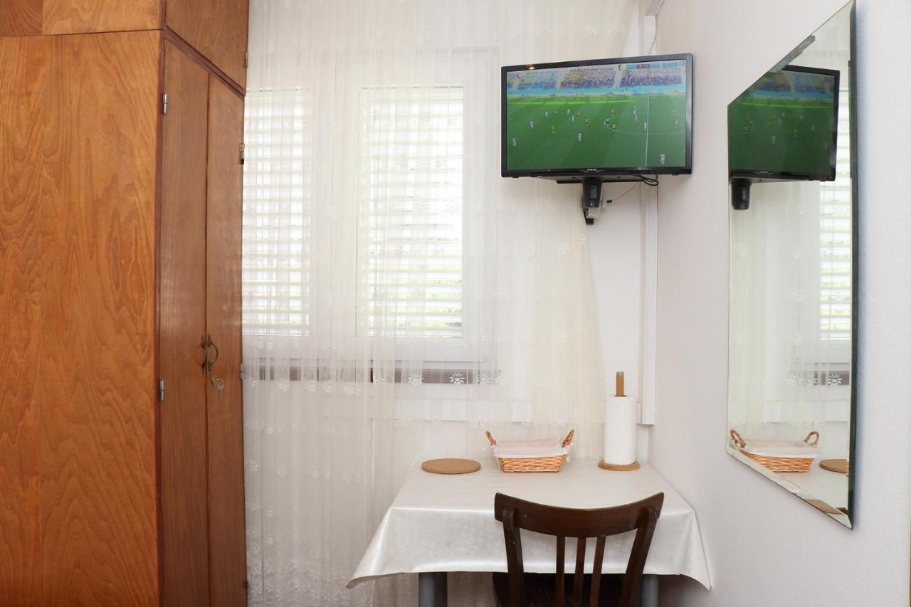 Apartment For One Person Kukljica Luaran gambar